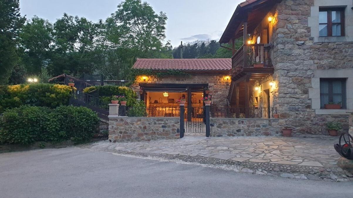 Casa Rural Caborzal Renedo De Cabuerniga Exteriör bild