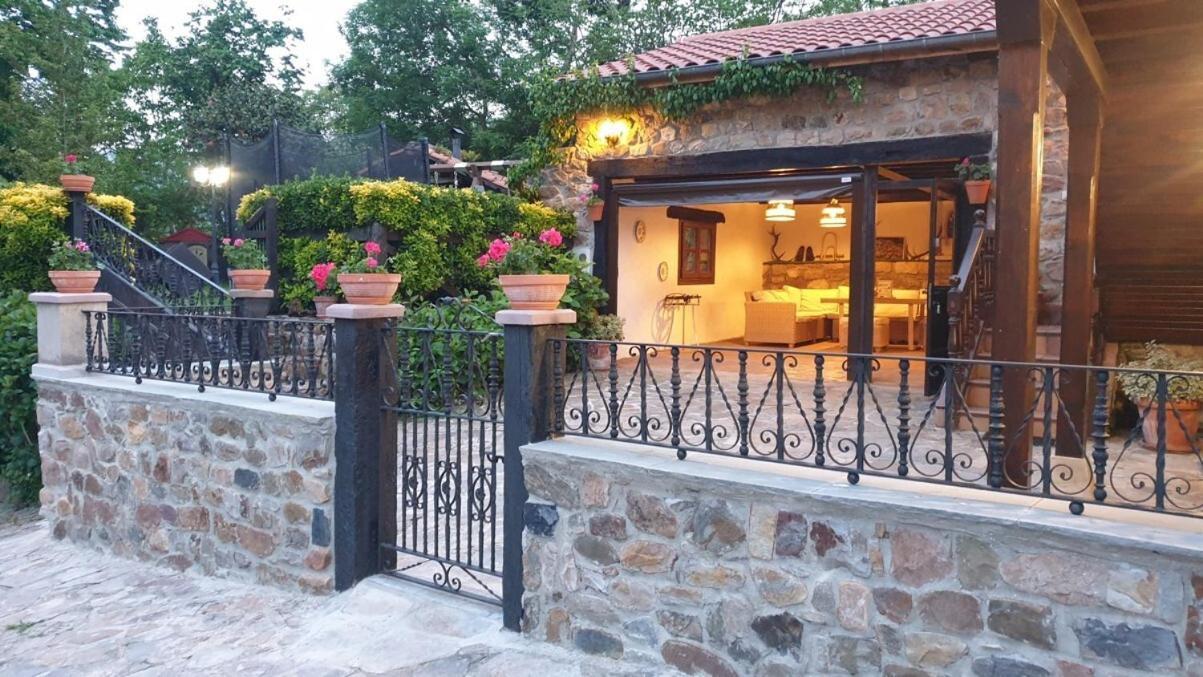Casa Rural Caborzal Renedo De Cabuerniga Exteriör bild