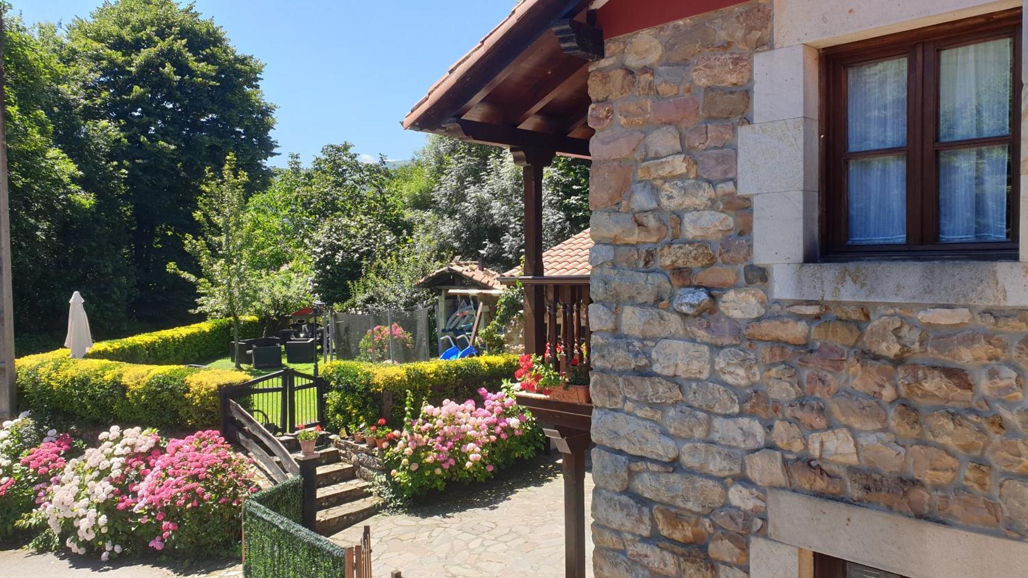 Casa Rural Caborzal Renedo De Cabuerniga Exteriör bild